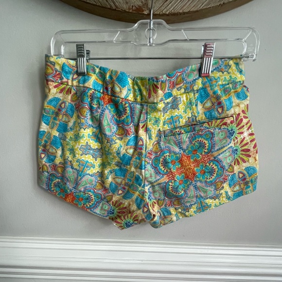 Kaeli Smith Short Shorts - Picture 2 of 5